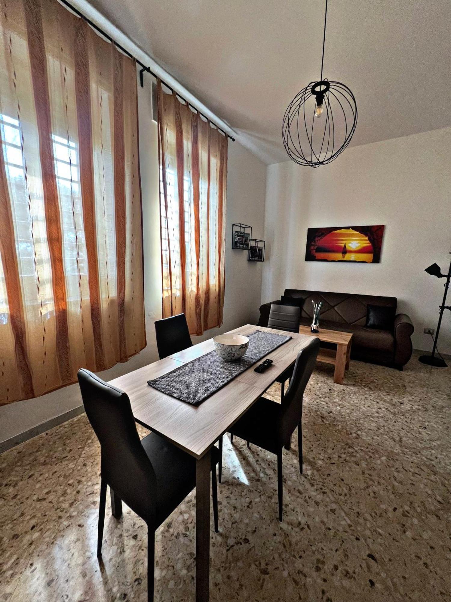 Eagle'S Nest Villa Полиняно а Маре Екстериор снимка